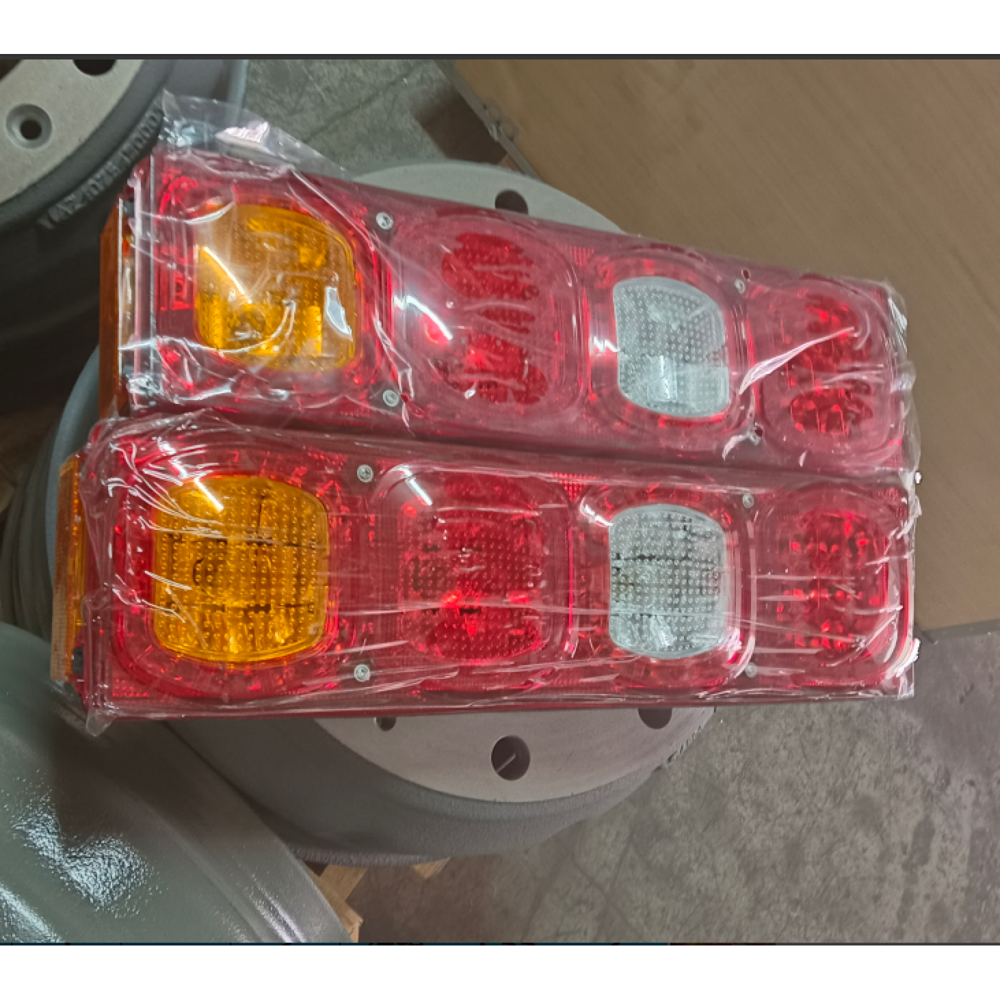 Задний фонарь (стоп) правый