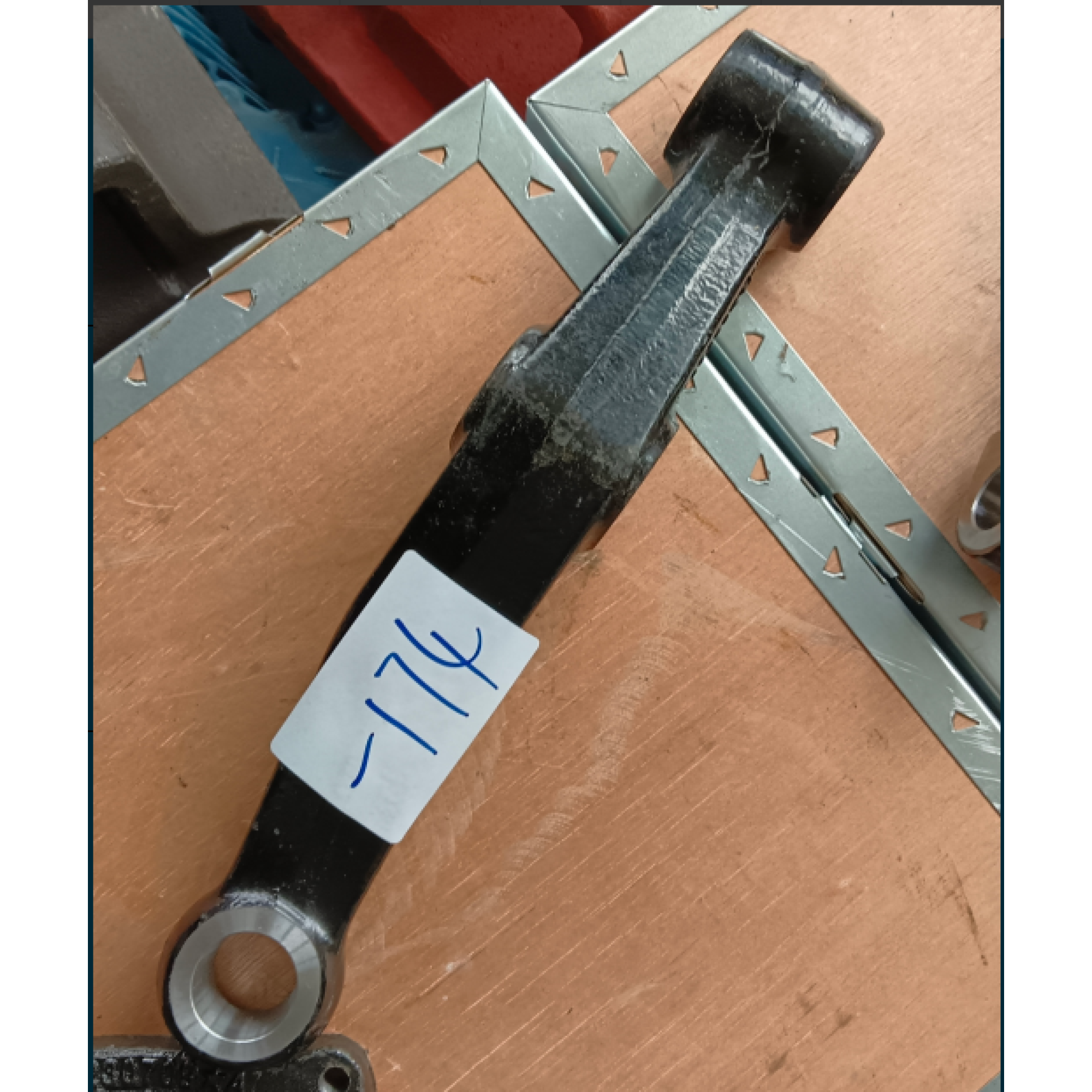 Рулевая сошка 1я ось слева нижняя 